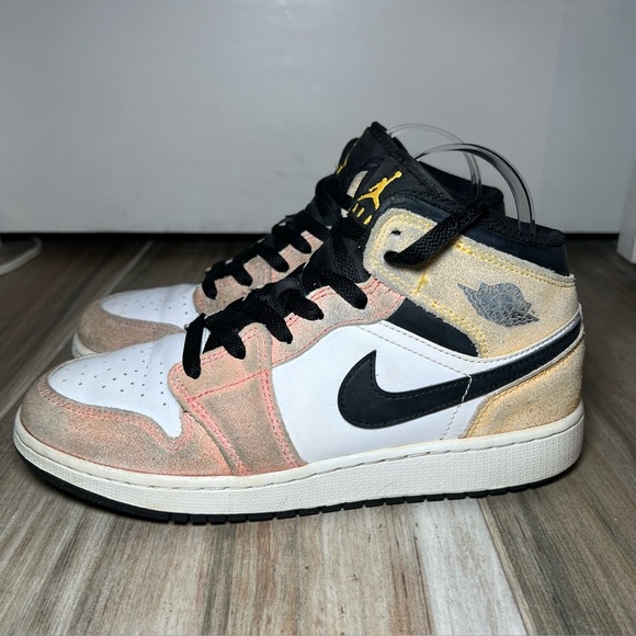 Nike Air Jordan 1 Mid SE GS Shoes ‘Flight Club’ Yellow & Orange Youth 6Y - Picture 1 of 10